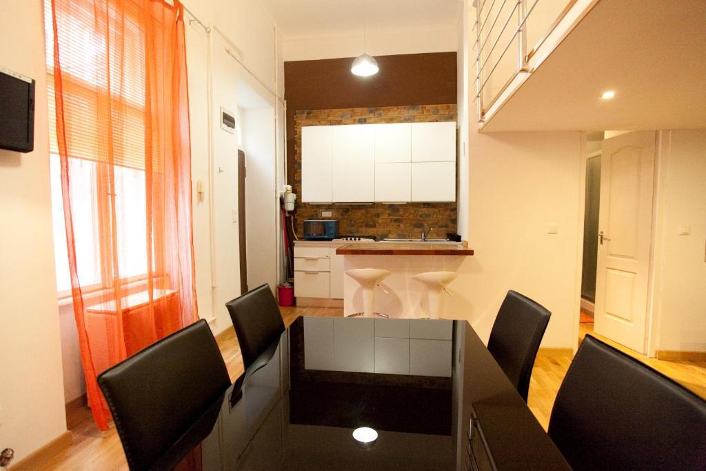 Appartement 10 House Budget